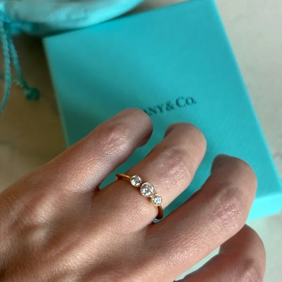 Tiffany & Co. 3 Diamond Milgrain Ring - Picture 3 of 6